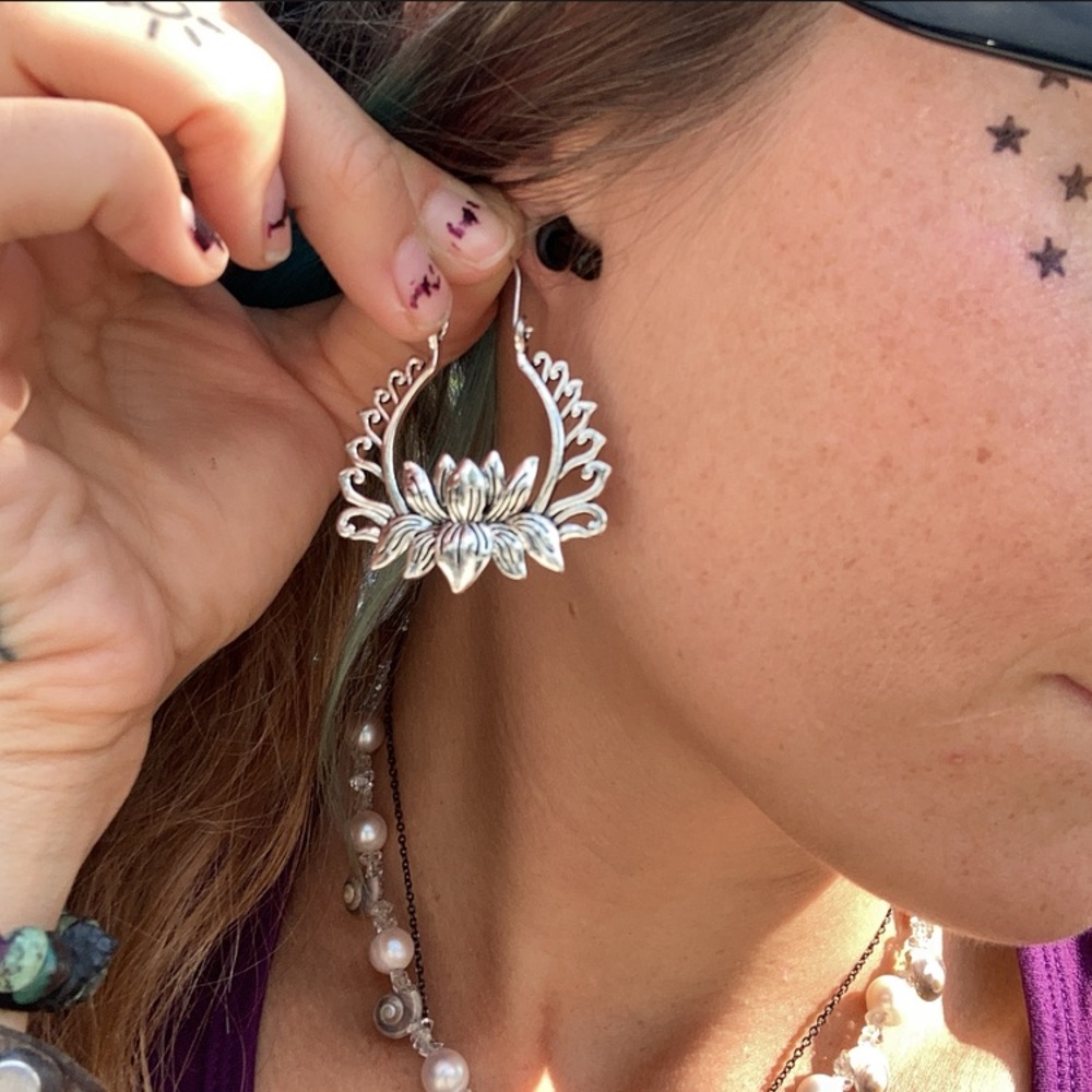 Summer Lotus Hoop Earrings - Picture 3 of 3